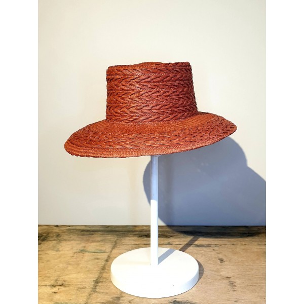 Dilara Latrous vasarinė skrybėlė